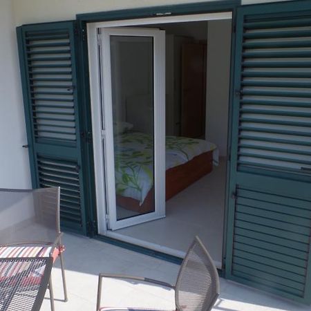 Apartmani Kusic Търпан Екстериор снимка