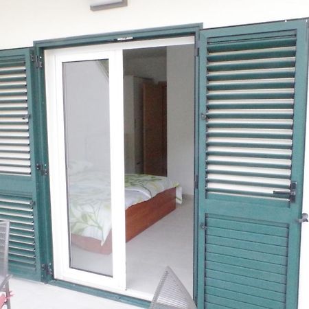 Apartmani Kusic Търпан Екстериор снимка