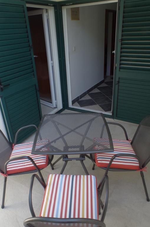 Apartmani Kusic Търпан Екстериор снимка